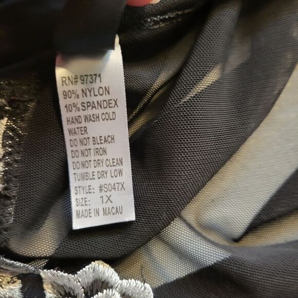 Donna L'oren Y2K Sheer Black Chemise with Gray Scale Floral Details - Picture 13 of 14